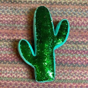 CACTUS COLOR CHANGING SEQUIN DECORATIVE PILLOW